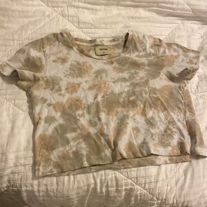 sacré baby t shirt in neutral tie dye crop fit